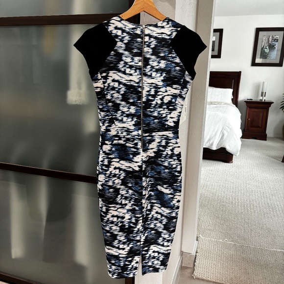 Zara Tube Sheath Dress - Blue & White Watercolor Print Size S - Picture 6 of 11